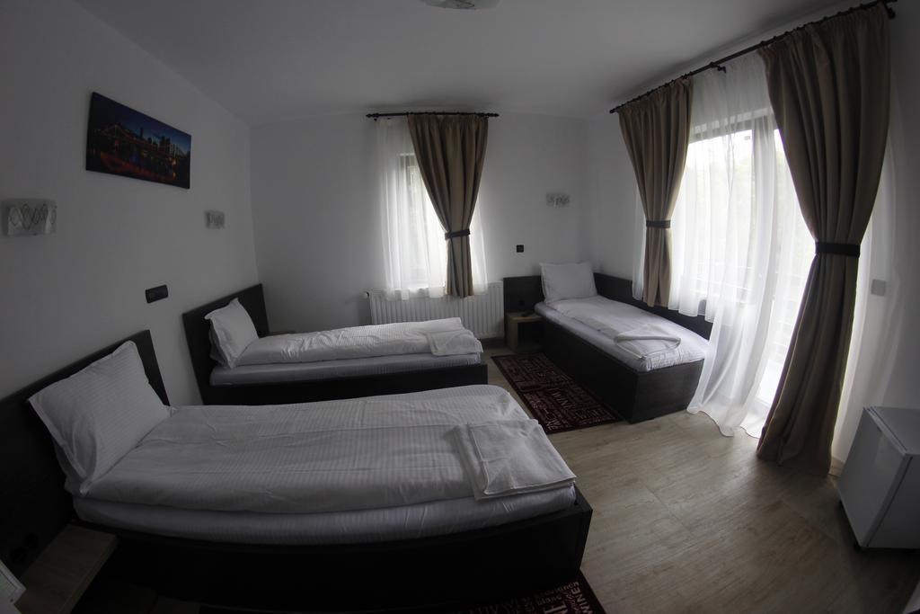 Casa Laur Cu Plaja Privata Hotel Colibita Luaran gambar